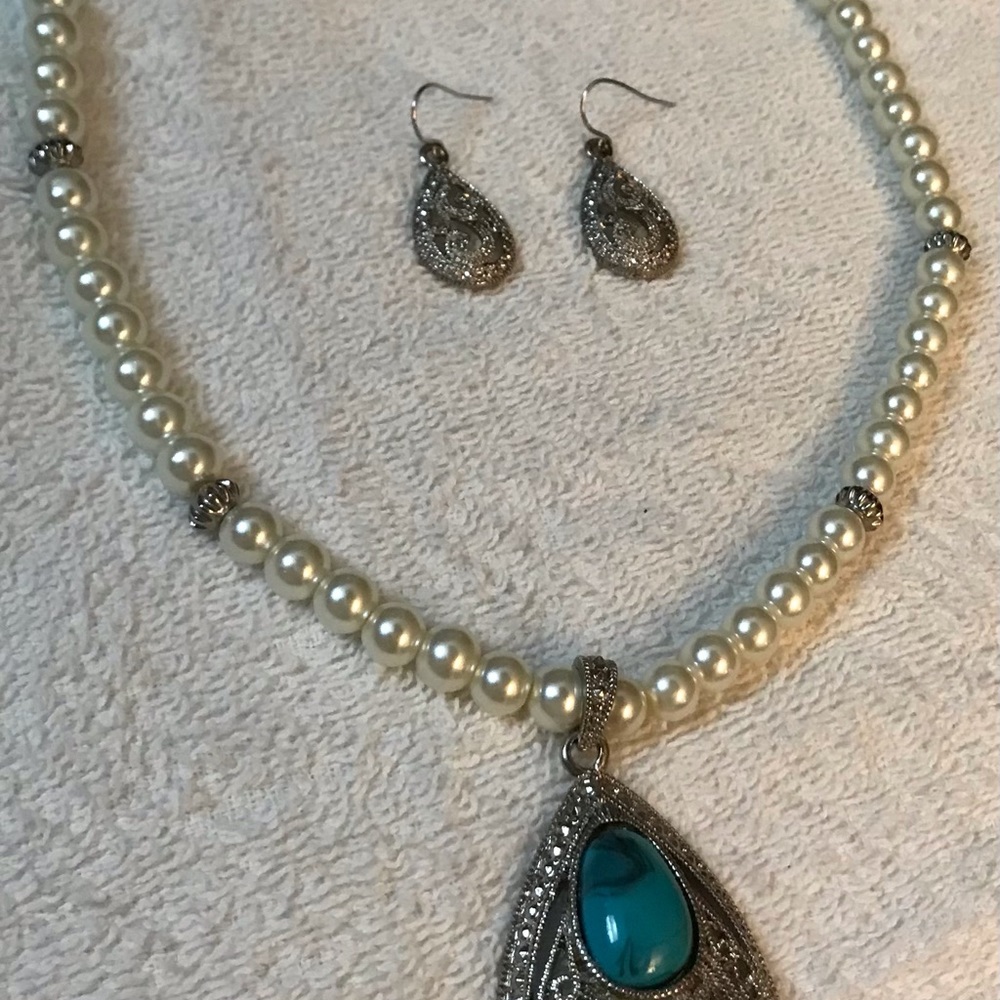 SilverTone and Pearls Necklace and SilverTone Earrings